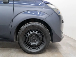 Минивэн Toyota Spade 2012 года, 1000000 рублей, Красноярск