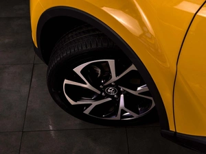 Внедорожник Toyota C-HR 2018 года, 1769000 рублей, Тюмень