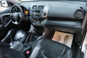 Внедорожник Toyota RAV4 2012 года, 1529000 рублей, Омск