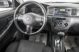 Хетчбэк Toyota Corolla 2006 года, 649000 рублей, Барнаул