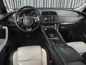 Внедорожник Jaguar F-Pace 2017 года, 2789000 рублей, Ставрополь