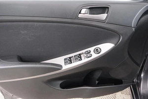 Седан Hyundai Solaris 2014 года, 819000 рублей, Красноярск