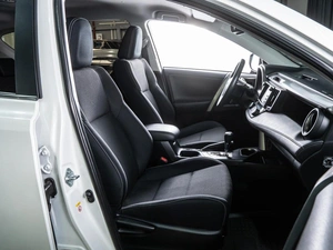 Внедорожник Toyota RAV4 2017 года, 2490000 рублей, Волгоград