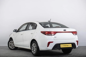 Седан Kia Rio 2017 года, 1199000 рублей, Томск