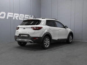 Внедорожник Kia Stonic 2020 года, 1850000 рублей, Омск