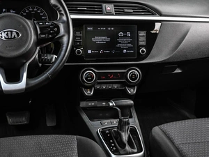 Седан Kia Rio 2021 года, 1624070 рублей, Кирилловка