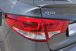 Седан Kia Rio 2015 года, 1050000 рублей, Солонцы