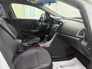 Хетчбэк Opel Astra 2012 года, 695000 рублей, Ачинск