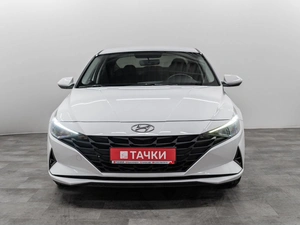 Седан Hyundai Elantra 2021 года, 2015000 рублей, Красноярск