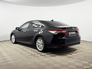Седан Toyota Camry 2019 года, 2650100 рублей, Казань
