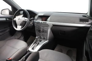 Универсал Opel Astra 2013 года, 889000 рублей, Новосибирск