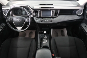 Внедорожник Toyota RAV4 2018 года, 2599000 рублей, Омск
