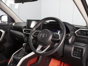 Внедорожник Toyota Raize 2020 года, 1610000 рублей, Омск