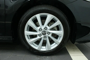 Седан Toyota Camry 2023 года, 3800000 рублей, Красноярск