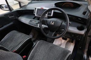 Минивэн Honda Freed 2010 года, 959000 рублей, Омск
