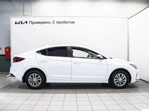 Седан Hyundai Avante 2019 года, 1600000 рублей, Красноярск