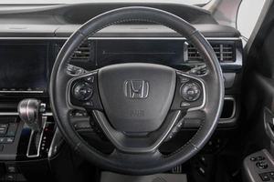 Минивэн Honda Stepwgn Spada 2019 года, 2199000 рублей, Кемерово