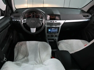Седан Opel Astra 2011 года, 719000 рублей, Ростов-на-Дону