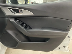 Седан Mazda Axela 2018 года, 1567000 рублей, Солонцы