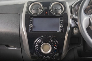 Хетчбэк Nissan Note 2016 года, 1049000 рублей, Томск