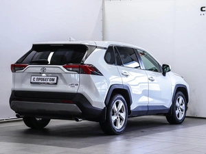 Внедорожник Toyota RAV4 2021 года, 3630000 рублей, Красноярск