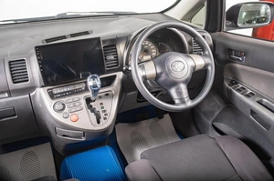 Минивэн Toyota Wish 2005 года, 699000 рублей, Томск