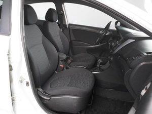 Седан Hyundai Solaris 2015 года, 1099000 рублей, Красный Пахарь