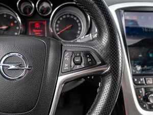 Хетчбэк Opel Astra 2014 года, 865000 рублей, Краснодар
