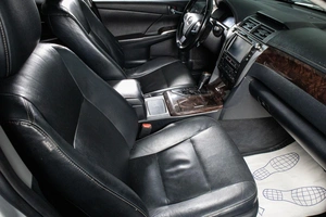 Седан Toyota Camry 2014 года, 1999000 рублей, Сургут