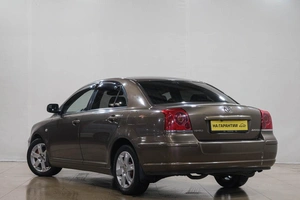 Седан Toyota Avensis 2005 года, 729000 рублей, Новокузнецк