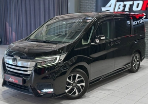 Минивэн Honda Stepwgn Spada 2017 года, 1897000 рублей, Красноярск
