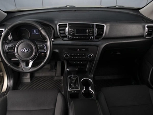 Внедорожник Kia Sportage 2016 года, 1850000 рублей, Омск
