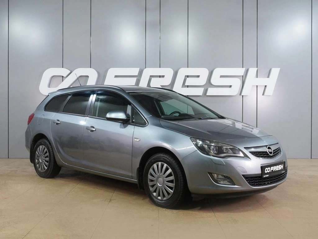 Универсал Opel Astra 2011 года, 899000 рублей, Воронеж