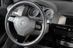 Хетчбэк Opel Astra 2013 года, 749000 рублей, Тюмень