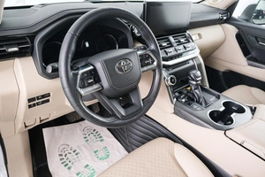 Внедорожник Toyota Land Cruiser 2021 года, 10399000 рублей, Красноярск