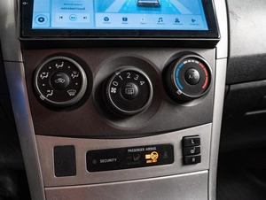 Седан Toyota Corolla 2011 года, 1169000 рублей, Тюмень