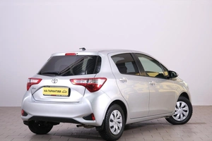 Хетчбэк Toyota Vitz 2019 года, 1019000 рублей, Омск