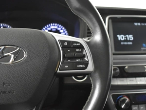 Седан Hyundai Sonata 2018 года, 1635100 рублей, Казань