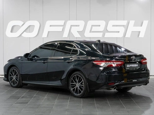 Седан Toyota Camry 2023 года, 4099000 рублей, Сургут