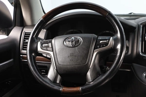 Внедорожник Toyota Land Cruiser 2018 года, 7299000 рублей, Новосибирск