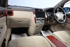 Минивэн Toyota Ipsum 2004 года, 799000 рублей, Новосибирск