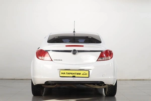 Седан Opel Insignia 2011 года, 779000 рублей, Челябинск