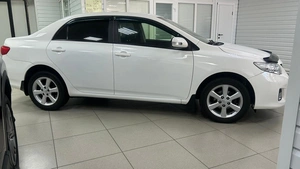 Седан Toyota Corolla 2012 года, 999000 рублей, Ачинск