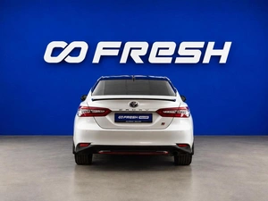 Седан Toyota Camry 2021 года, 3199658 рублей, Москва