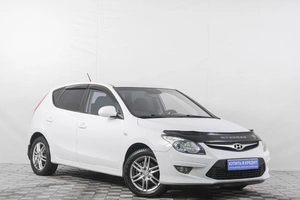 Хетчбэк Hyundai i30 2011 года, 549000 рублей, Кемерово