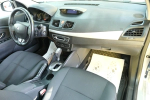 Седан Renault Fluence 2011 года, 659000 рублей, Омск