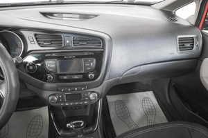 Хетчбэк Kia Ceed 2015 года, 1229000 рублей, Кемерово