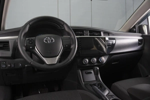 Седан Toyota Corolla 2013 года, 1320000 рублей, Омск