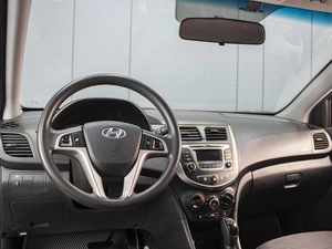 Седан Hyundai Solaris 2014 года, 830000 рублей, Омск