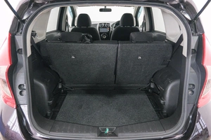 Хетчбэк Nissan Note 2013 года, 899000 рублей, Красноярск